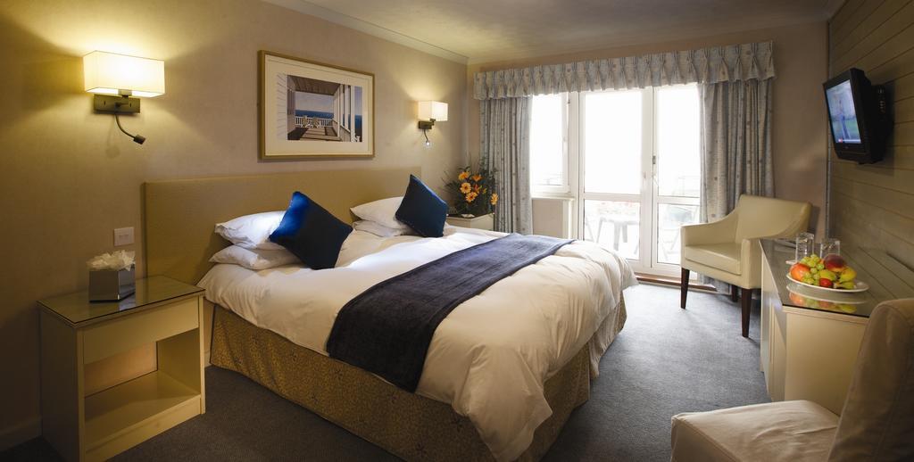 Cobo Bay Hotel Castel Kamer foto